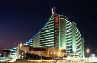 Jumeirah Beach Hotel in Dubai