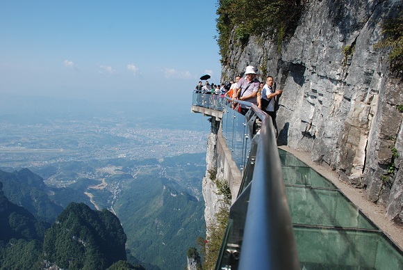Skywalk Boli-Zhandao im Tianmenshan Nationalpark in Zhangjiajie